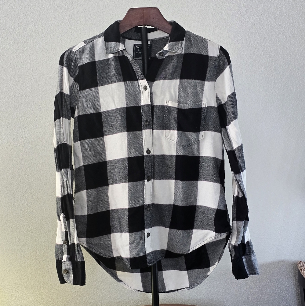 Abercrombie and Fitch Plaid Button Down Long Sleeve Shirt Small